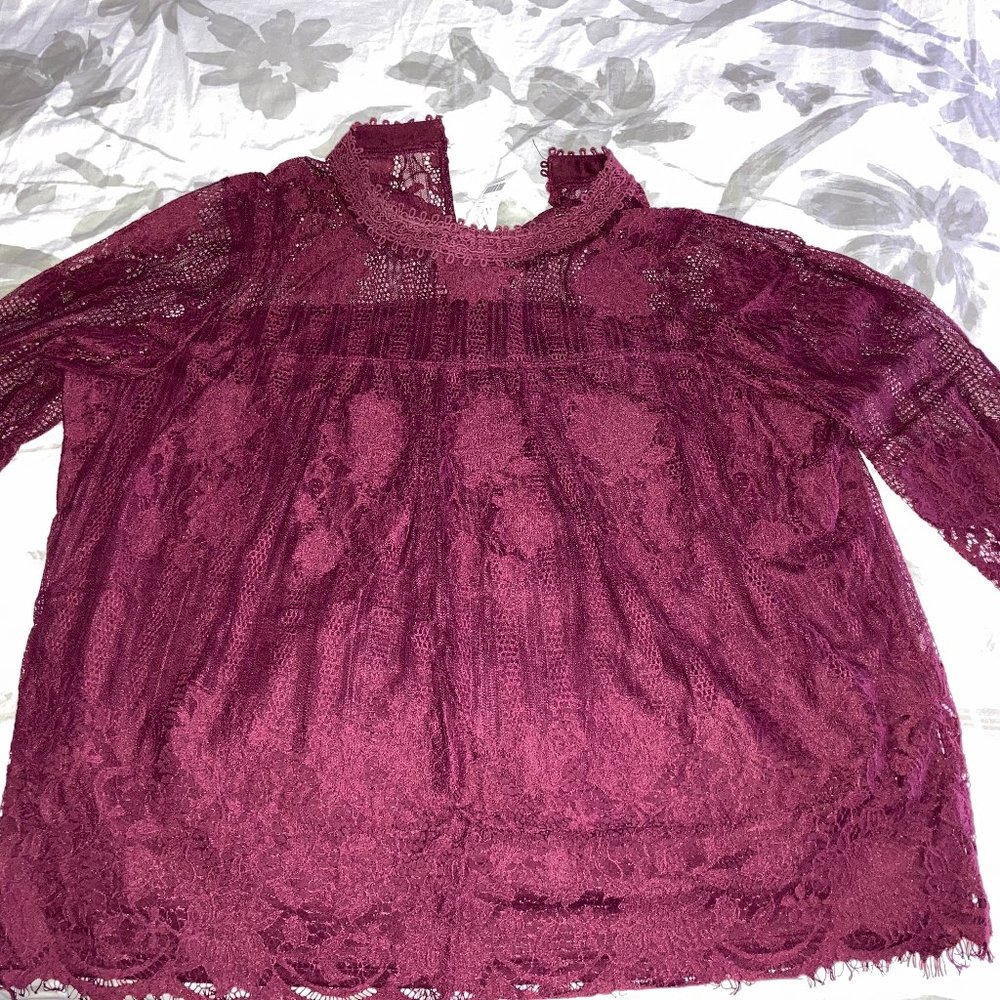 Scallop Hem Lace Blouse